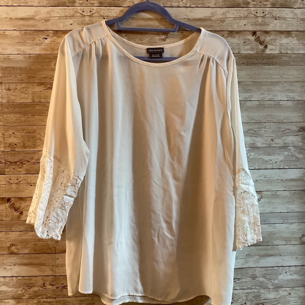 ☀️Cream Blouse with Lace Sleeves